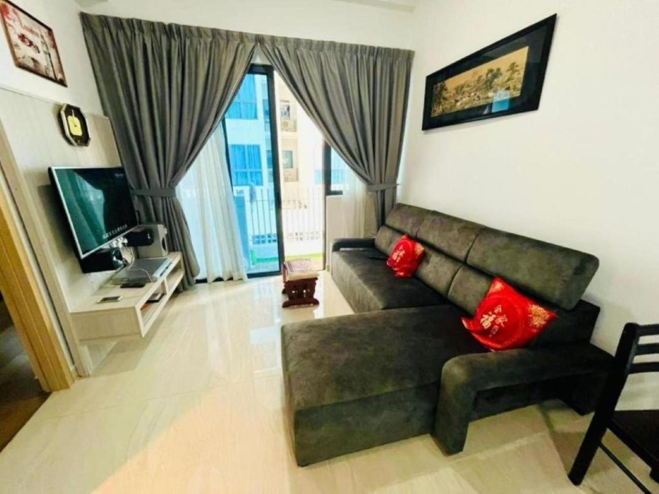 The Luxe Colony Klcc By Sky Pool Appartement Kuala Lumpur Buitenkant foto