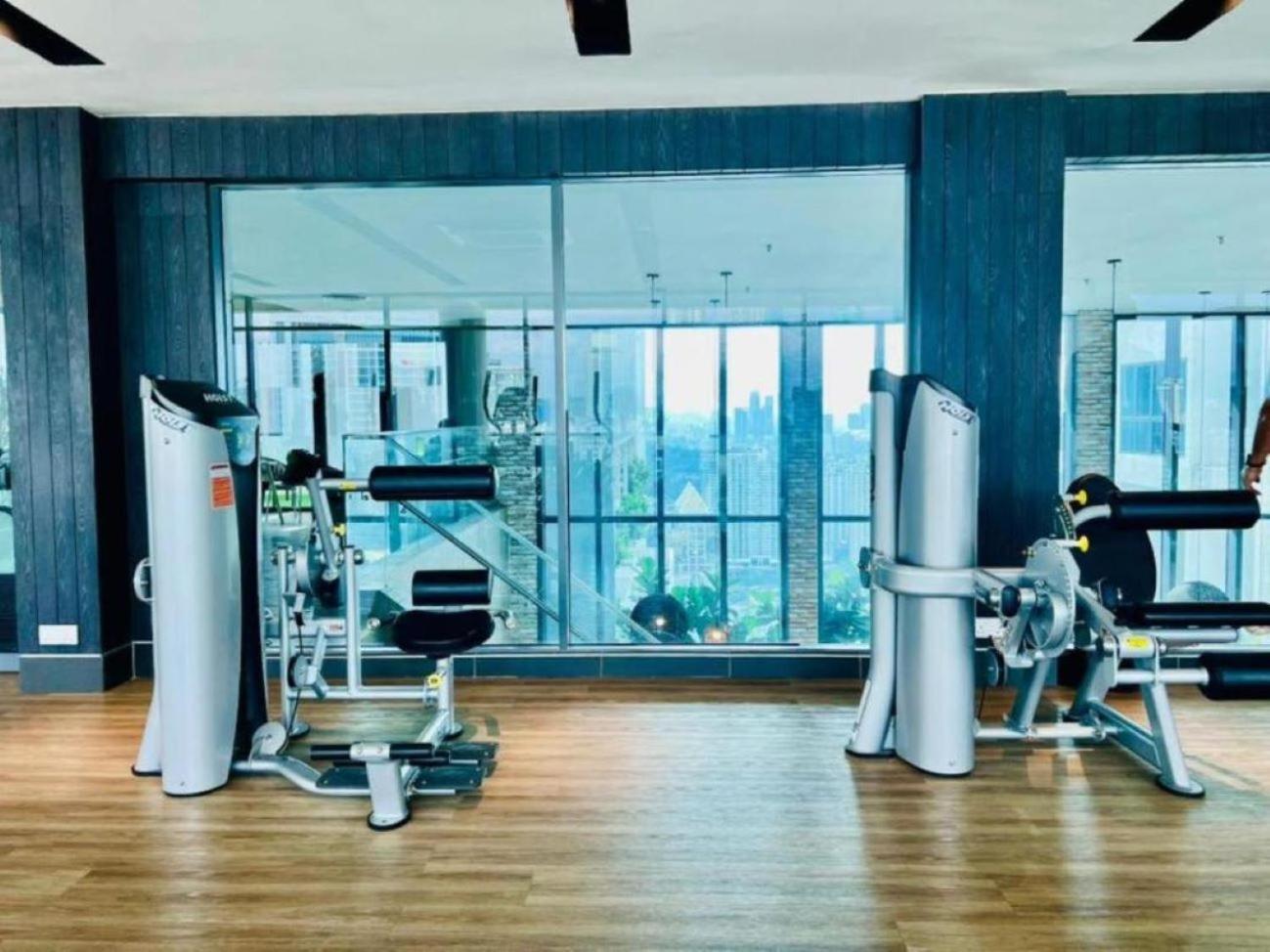 The Luxe Colony Klcc By Sky Pool Appartement Kuala Lumpur Buitenkant foto
