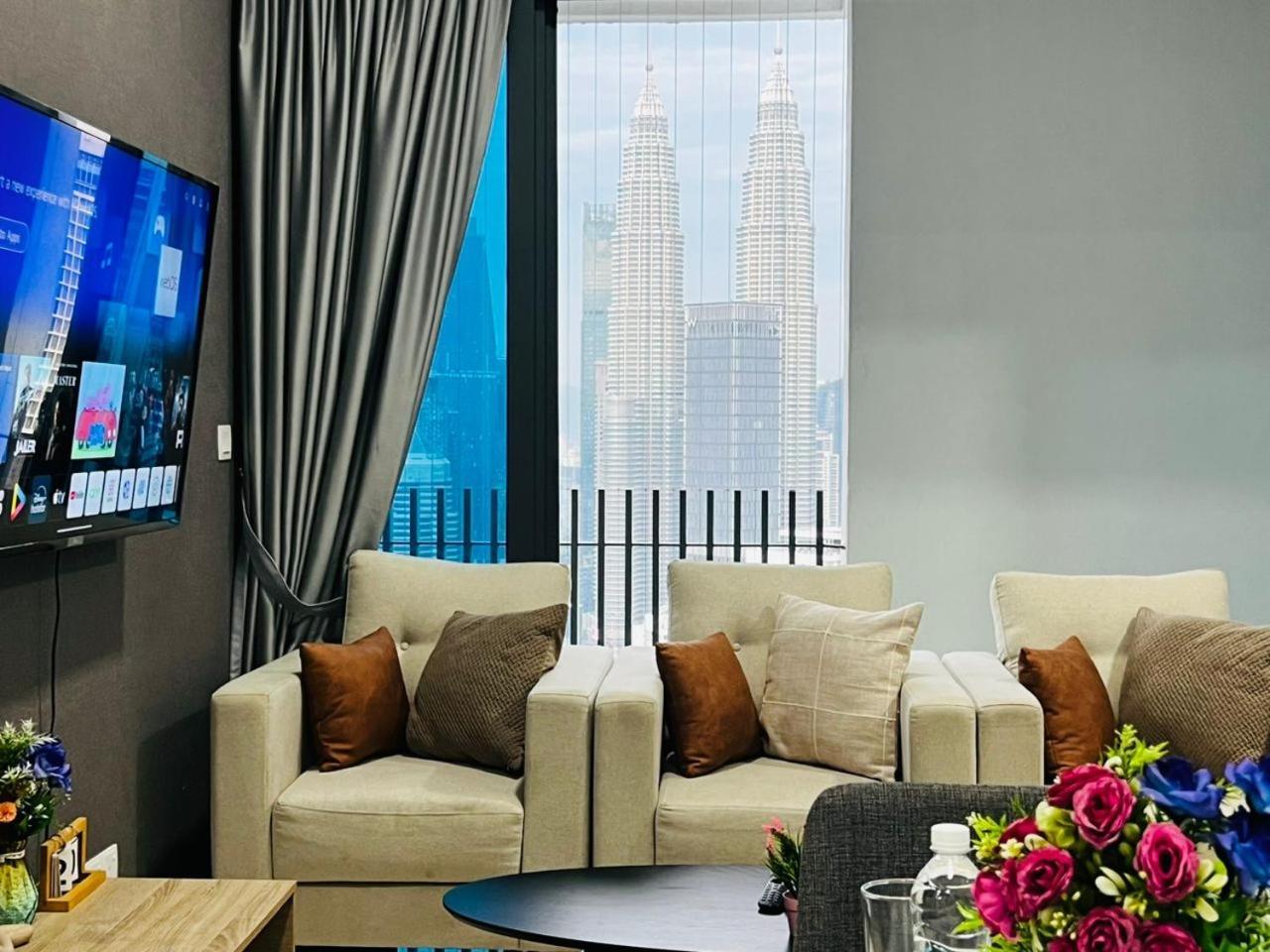 The Luxe Colony Klcc By Sky Pool Appartement Kuala Lumpur Buitenkant foto