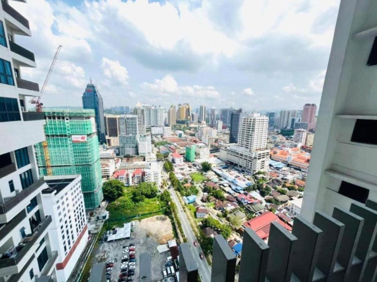 The Luxe Colony Klcc By Sky Pool Appartement Kuala Lumpur Buitenkant foto