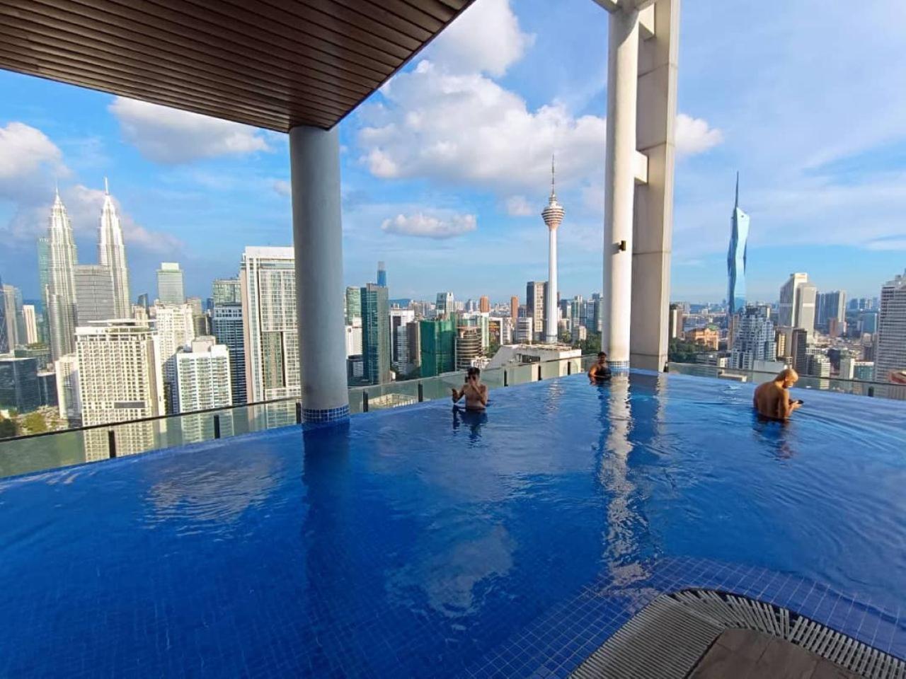 The Luxe Colony Klcc By Sky Pool Appartement Kuala Lumpur Buitenkant foto