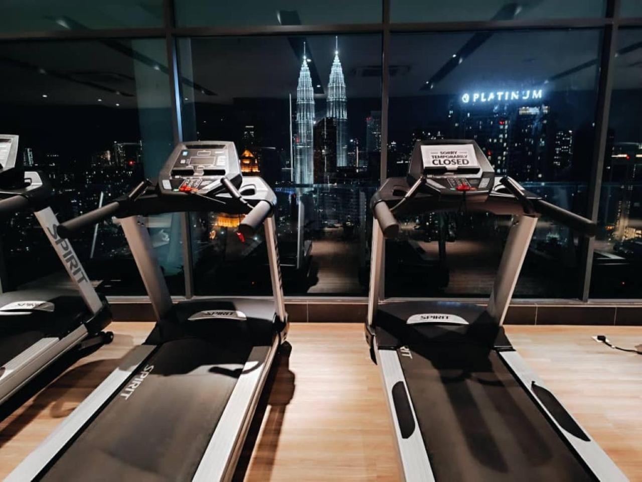 The Luxe Colony Klcc By Sky Pool Appartement Kuala Lumpur Buitenkant foto