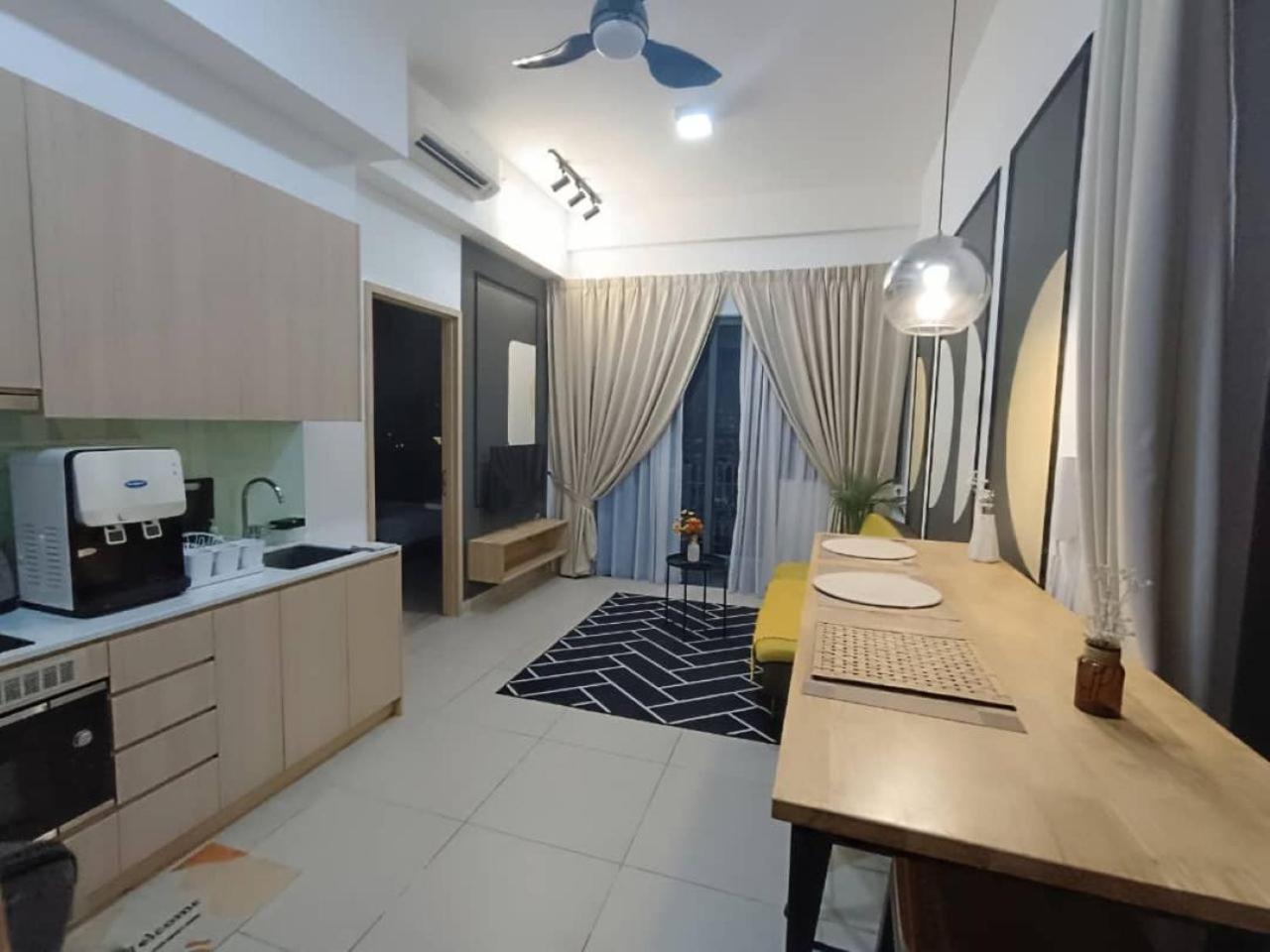 The Luxe Colony Klcc By Sky Pool Appartement Kuala Lumpur Buitenkant foto