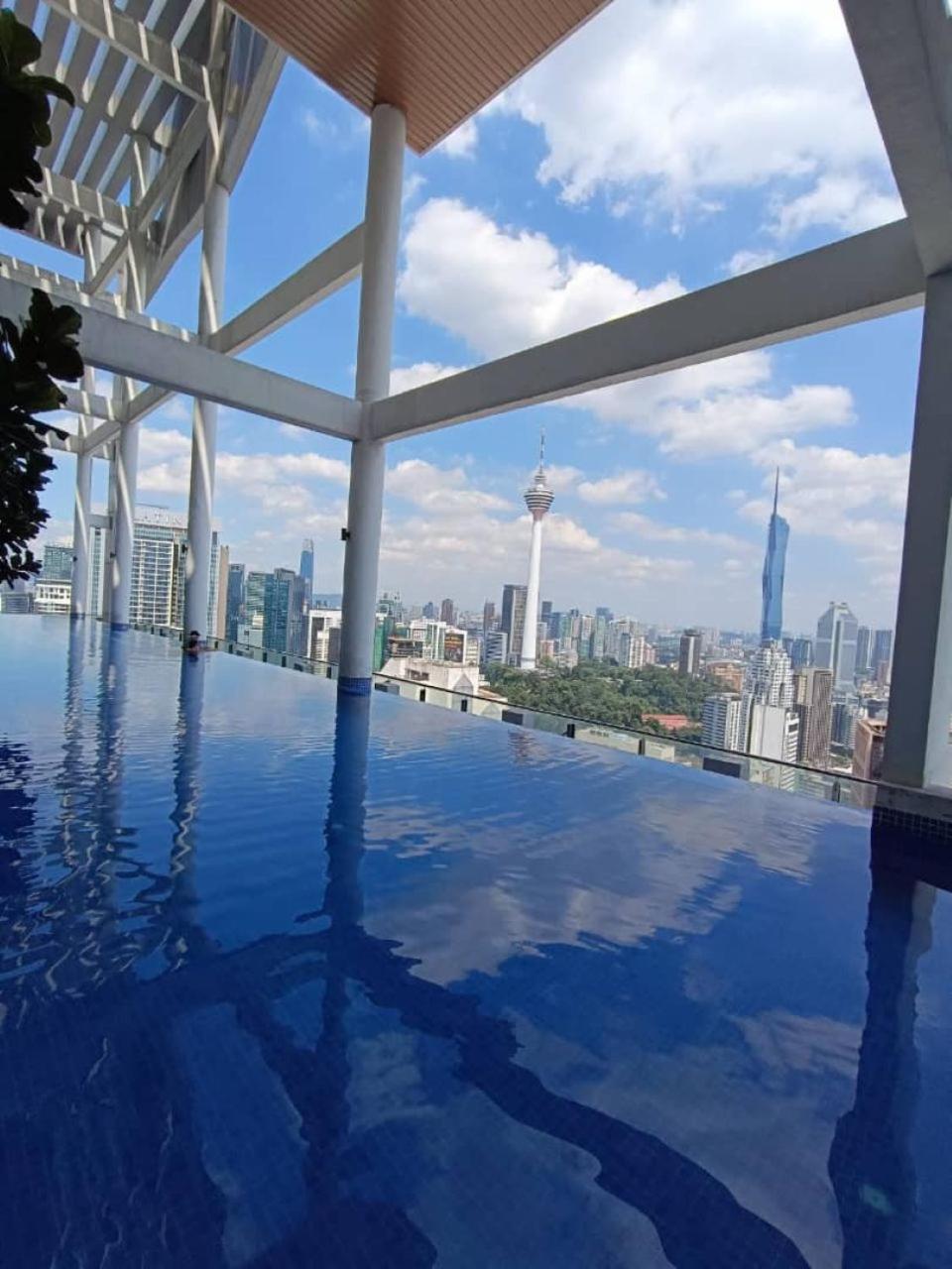 The Luxe Colony Klcc By Sky Pool Appartement Kuala Lumpur Buitenkant foto