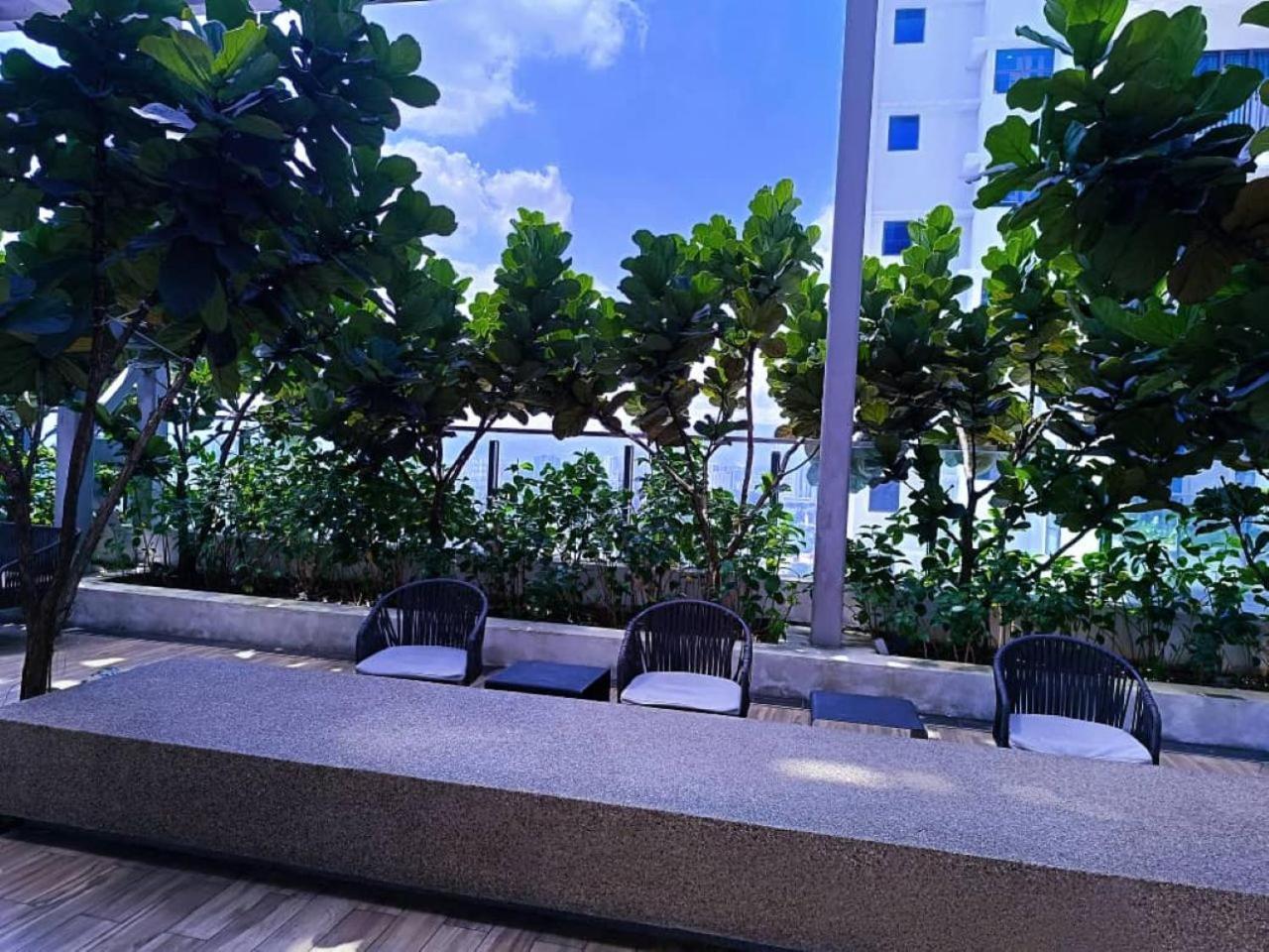 The Luxe Colony Klcc By Sky Pool Appartement Kuala Lumpur Buitenkant foto